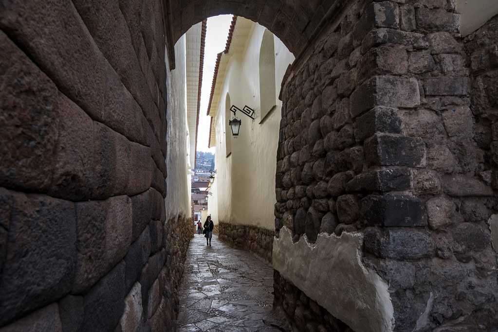 Calle de las Siete Culebras un rincón histórico en Cusco