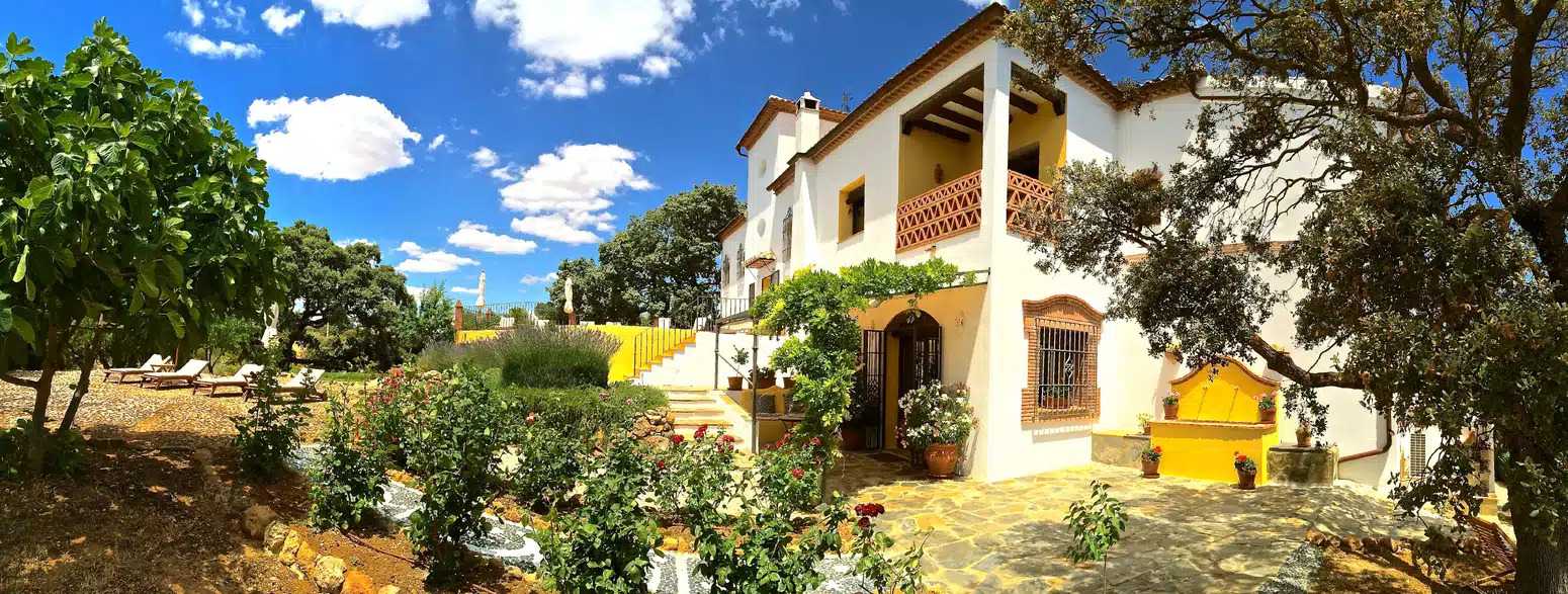 Casas Rurales con Jacuzzi y Piscina Climatizada en Málaga