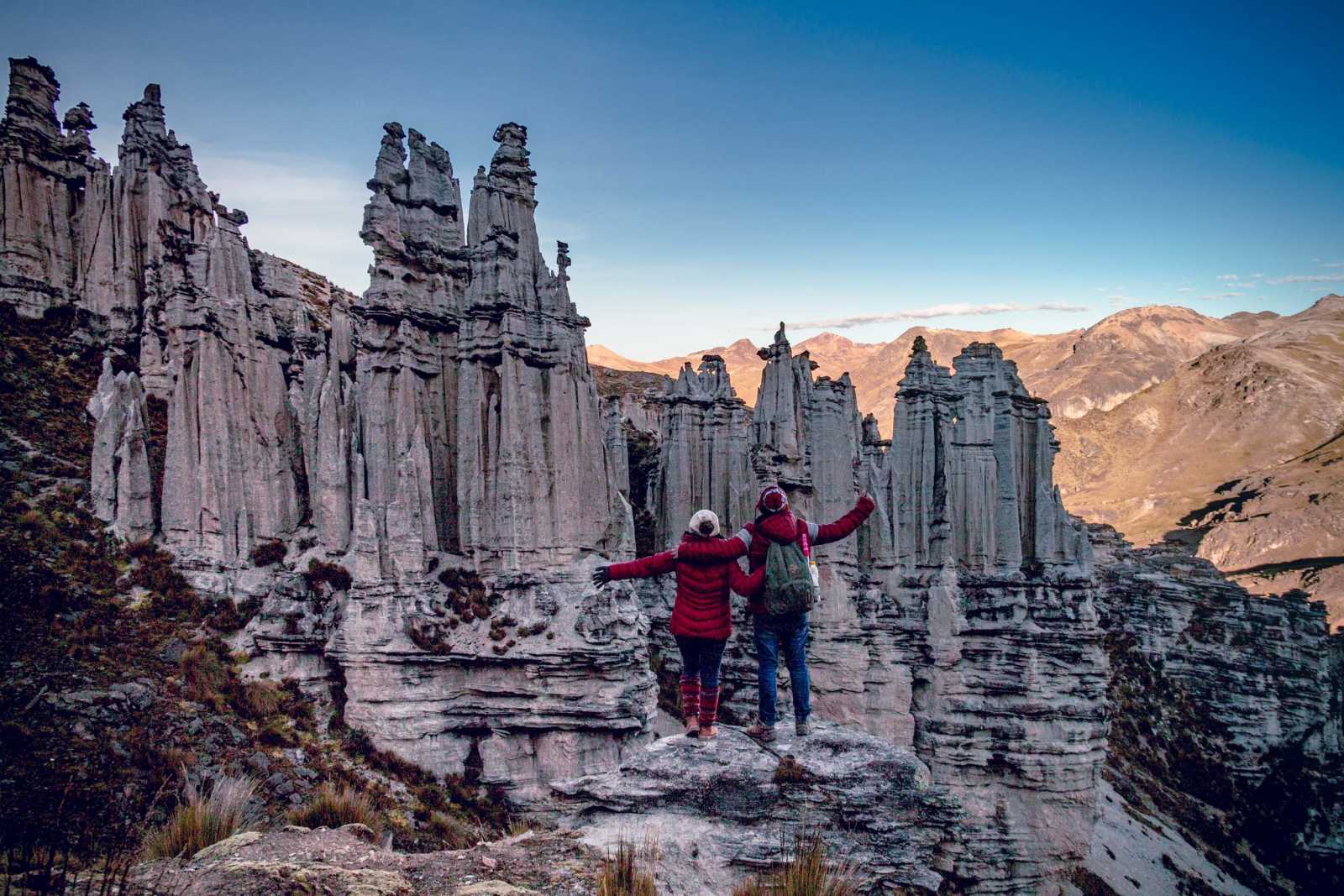 Ciudad Gótica de Macusani: Descubre el Fascinante Bosque de Piedras de Puno