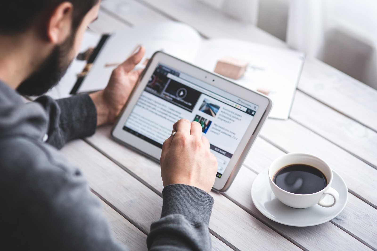 Cómo Crear un Blog de Viajes y Monetizarlo con AdSense y Afiliación