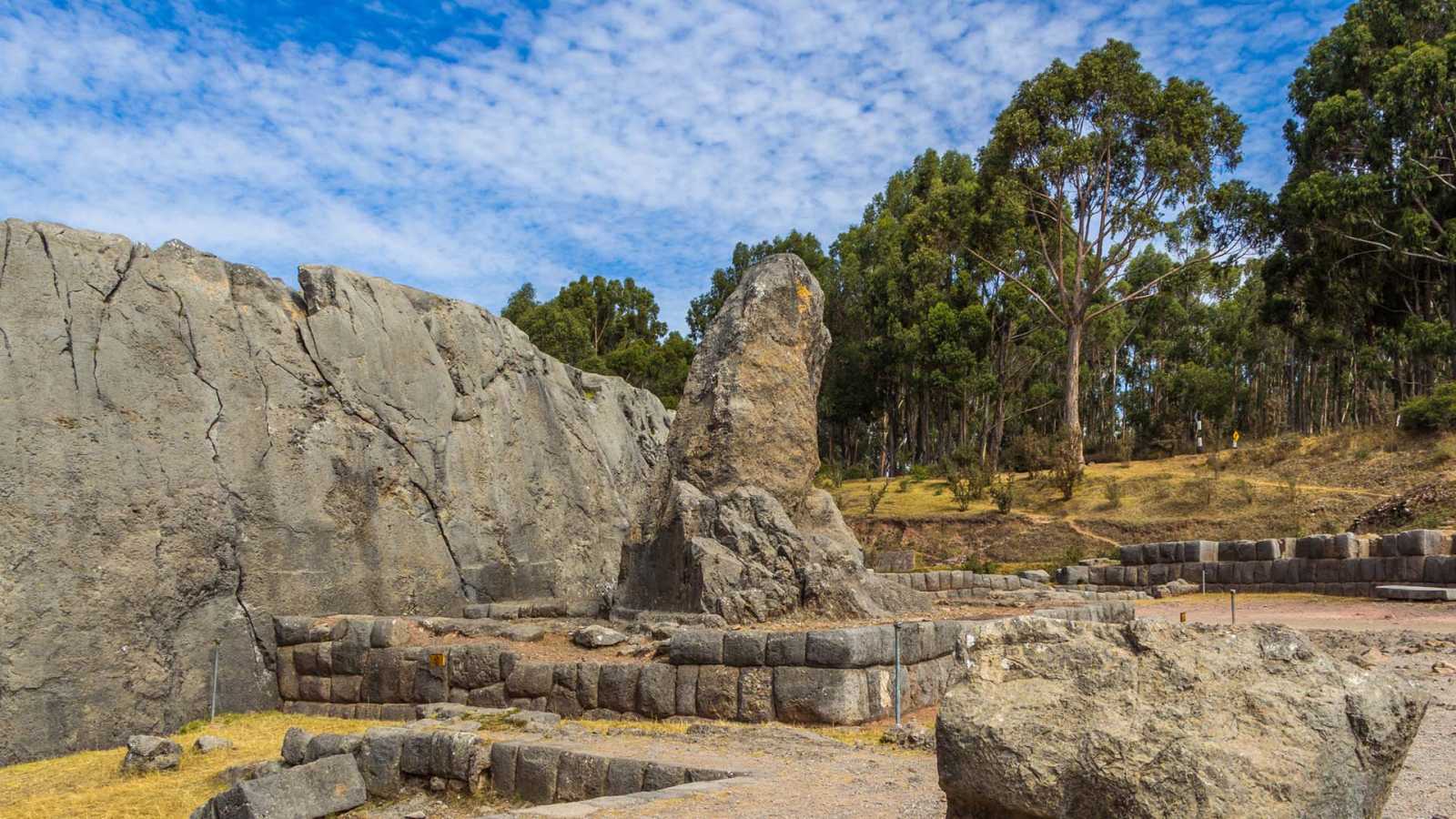 Qenqo el Misterioso Santuario Inca en Cusco