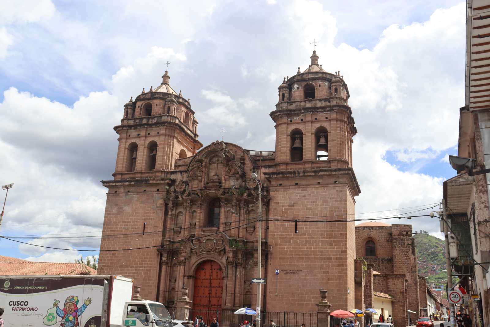 Arquitectura y Arte de la Iglesia de San Pedro