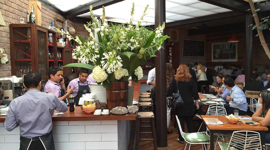 El Mercado – Mariscos frescos y cocina casual