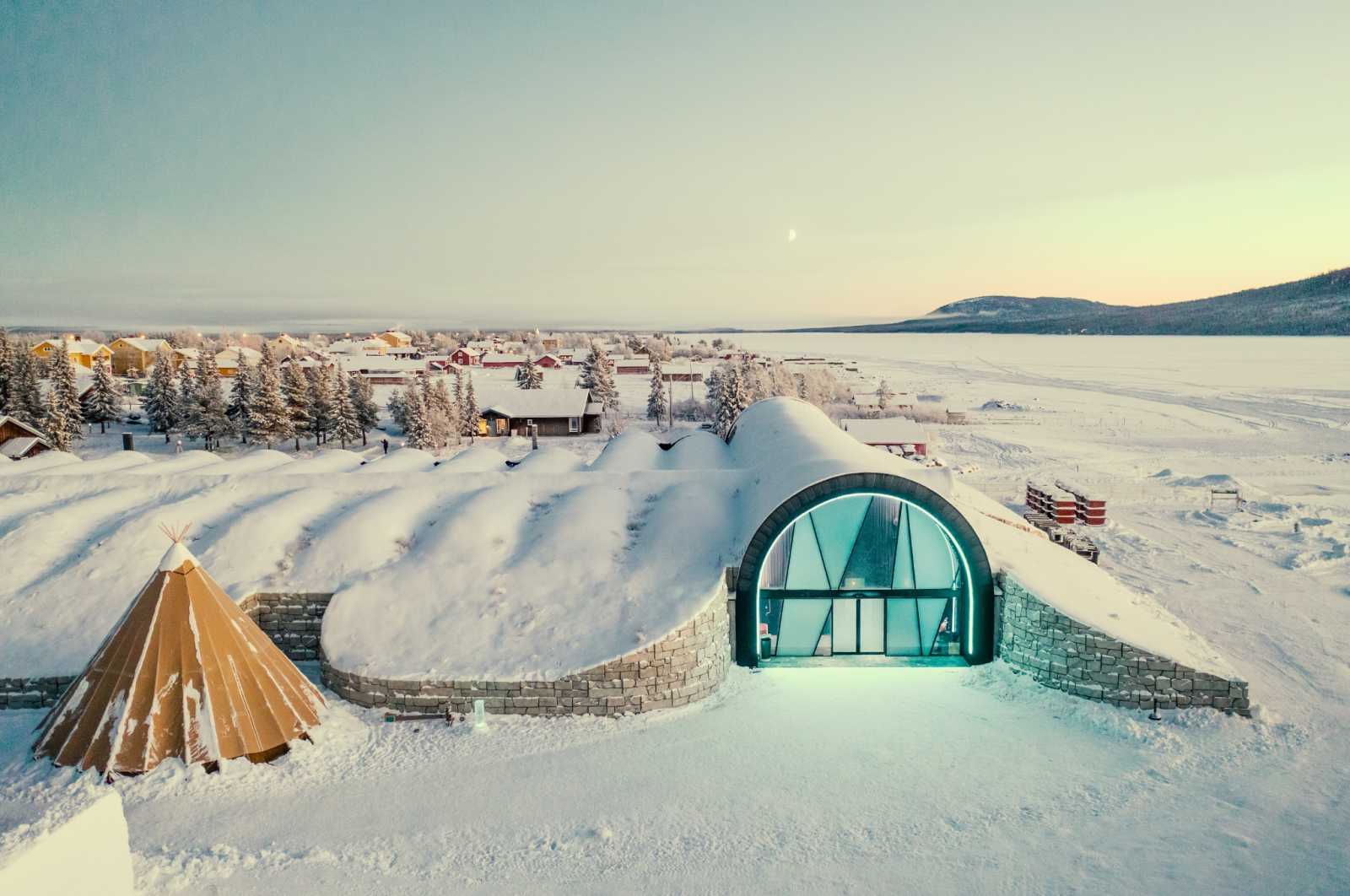 Icehotel es uno de los hoteles temáticos de suecia Jukkasjärvi