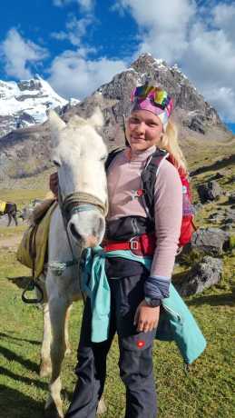 Guided horseback tour in Ausangate with Andean horses and high mountain landscapes