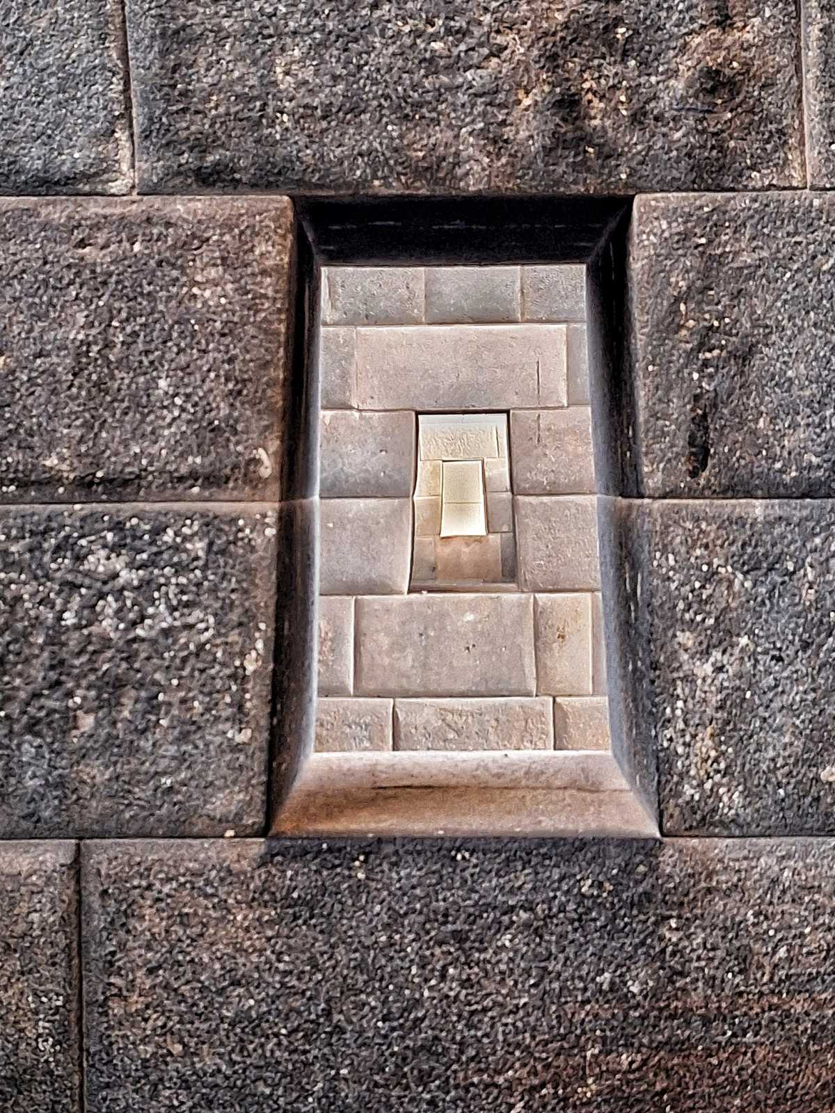 Muros de piedra inca en el Templo del Sol, Qoricancha
