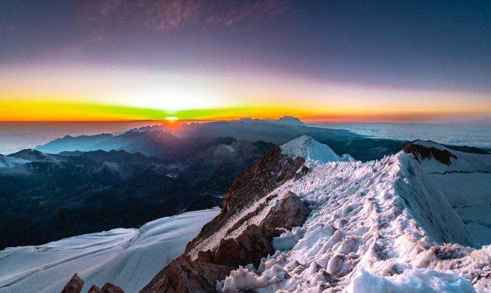 Ascenso al Huayna Potosí en 3 Días – Tour de Alta Montaña desde La Paz