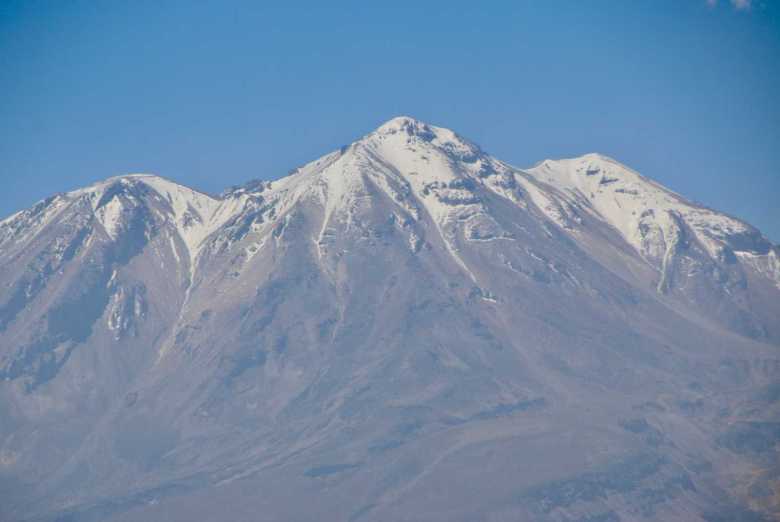 Escalada en el volcán Chachani a 6,057 metros de altura - ¡Atrévete a desafiar tus límites!