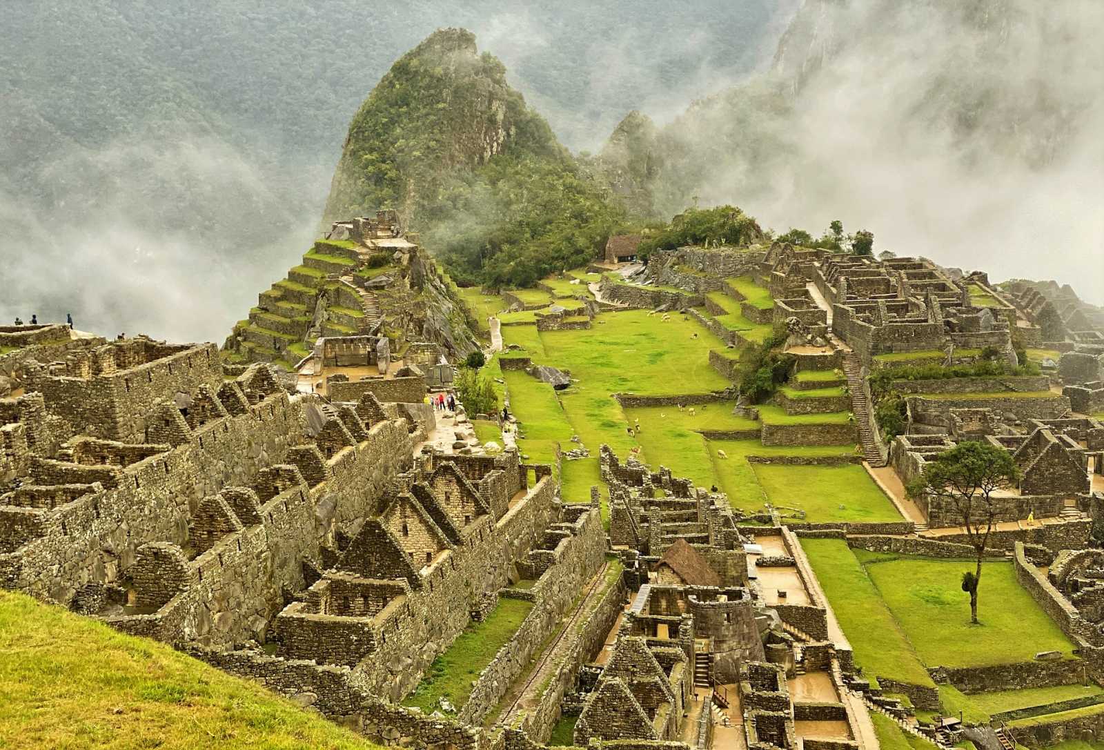 Machu Picchu by Car 2-Day Tour from Cusco